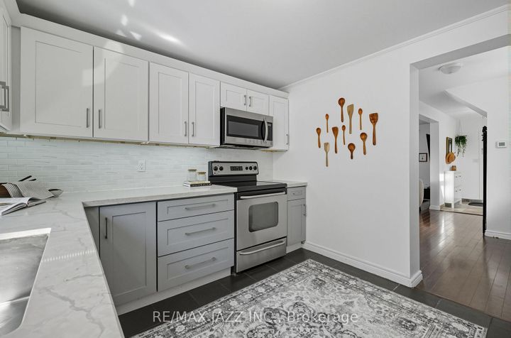 Photo 12 at 264 Ritson Road S, Central, Oshawa