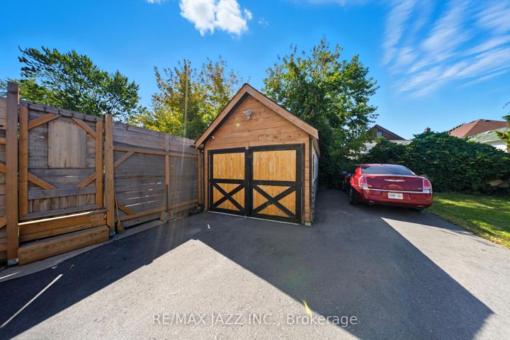 Photo 29 at 264 Ritson Road S, Central, Oshawa