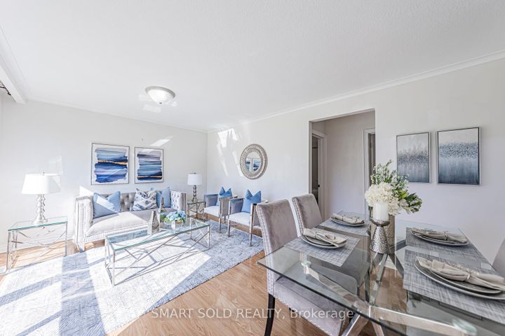 Photo 4 at 295 Boisdale Avenue, Harding, Richmond Hill