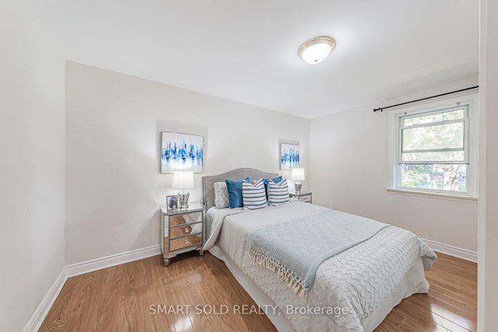 Photo 8 at 295 Boisdale Avenue, Harding, Richmond Hill
