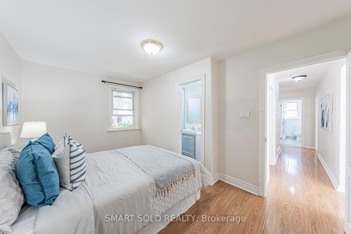 Photo 10 at 295 Boisdale Avenue, Harding, Richmond Hill