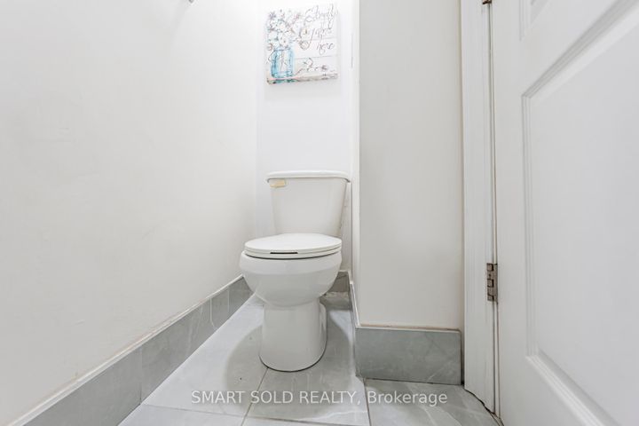 Photo 13 at 295 Boisdale Avenue, Harding, Richmond Hill