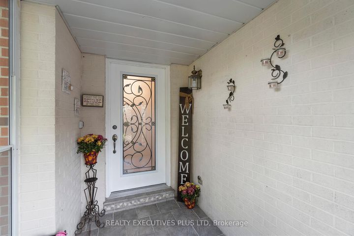 Photo 6 at 16 Melita Place, Central Park, Brampton