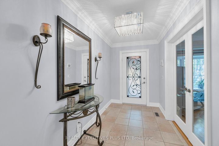 Photo 7 at 16 Melita Place, Central Park, Brampton