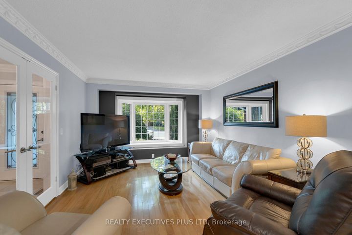 Photo 9 at 16 Melita Place, Central Park, Brampton