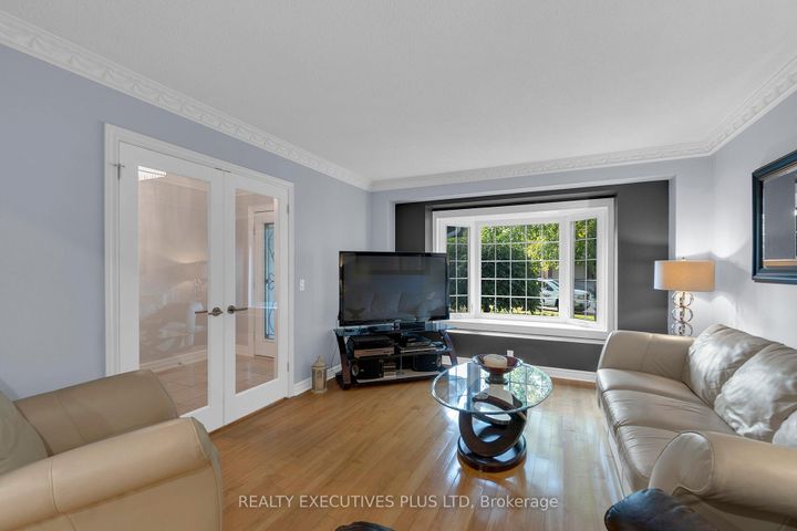 Photo 10 at 16 Melita Place, Central Park, Brampton