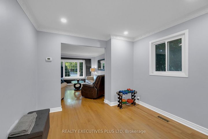 Photo 13 at 16 Melita Place, Central Park, Brampton