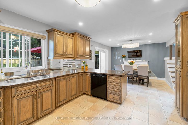 Photo 21 at 16 Melita Place, Central Park, Brampton