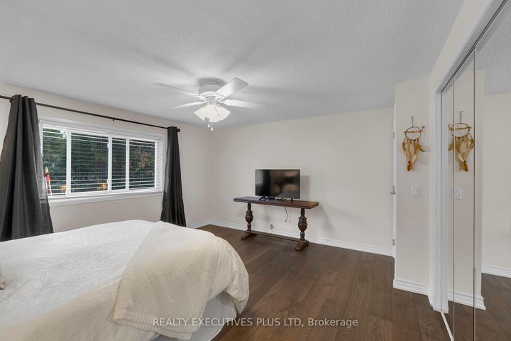 Photo 26 at 16 Melita Place, Central Park, Brampton