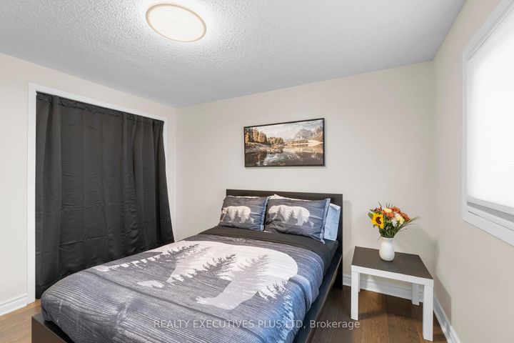 Photo 31 at 16 Melita Place, Central Park, Brampton