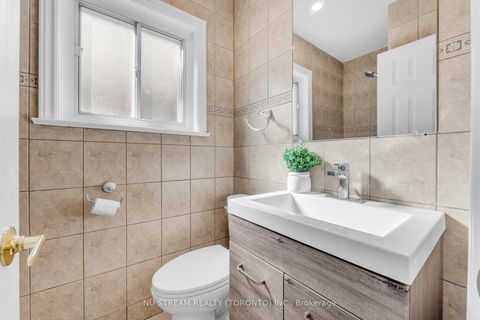 Photo 28 at 35 Shrewsbury Square, Sullivan, Toronto