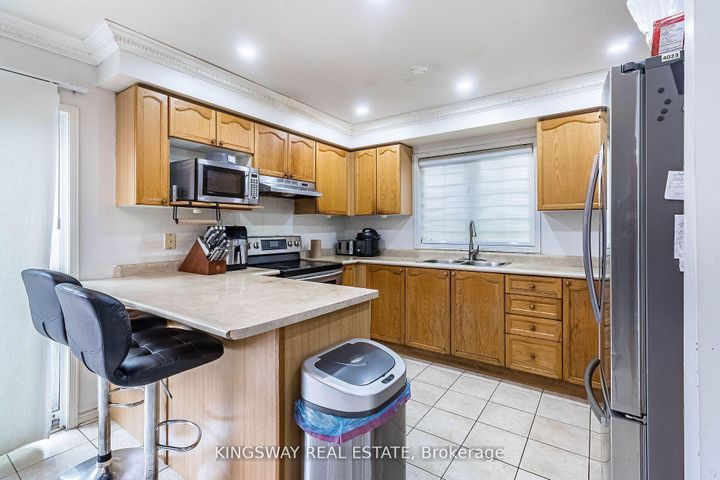 Photo 7 at 58 Leagate Street, Fletcher's Meadow, Brampton