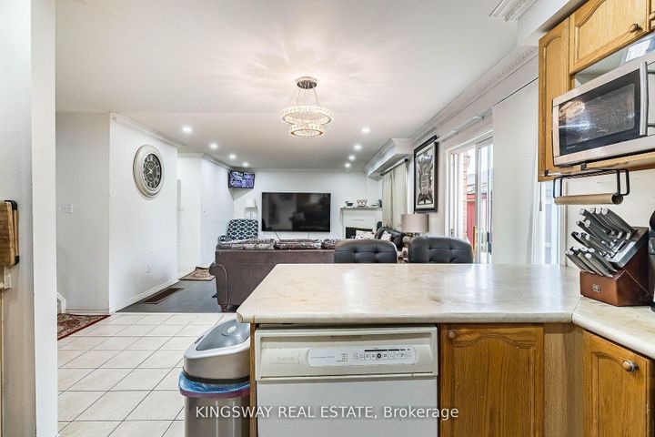 Photo 9 at 58 Leagate Street, Fletcher's Meadow, Brampton
