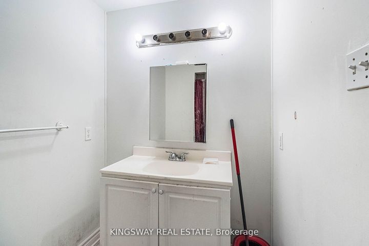 Photo 34 at 58 Leagate Street, Fletcher's Meadow, Brampton