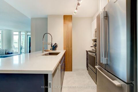 Photo 12 at 1010 - 397 Front Street W, Waterfront Communities C1, Toronto