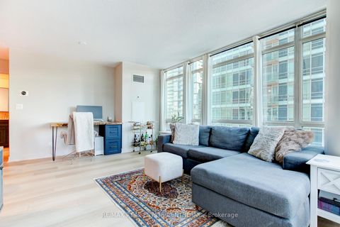 Photo 21 at 1010 - 397 Front Street W, Waterfront Communities C1, Toronto