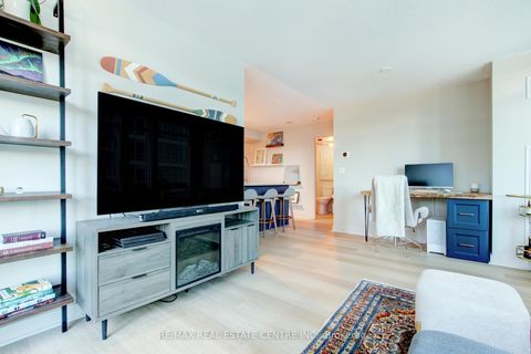 Photo 22 at 1010 - 397 Front Street W, Waterfront Communities C1, Toronto