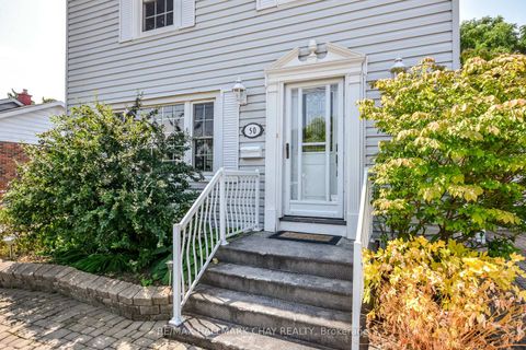 Photo 2 at 50 Newton Street, Wellington, Barrie