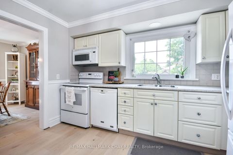 Photo 6 at 50 Newton Street, Wellington, Barrie