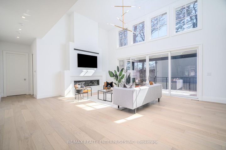 Photo 4 at 1322 Minaki Road, Mineola, Mississauga