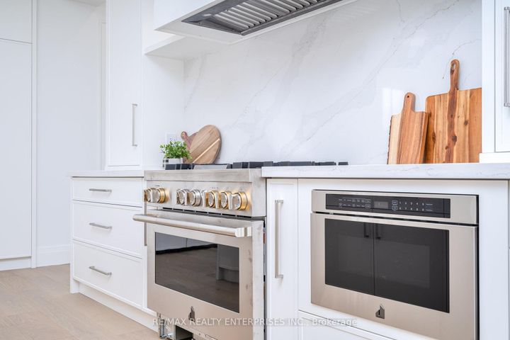 Photo 7 at 1322 Minaki Road, Mineola, Mississauga