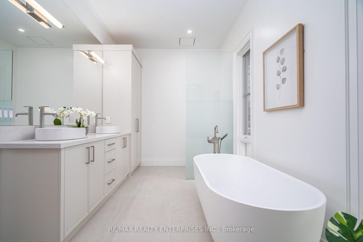 Photo 14 at 1322 Minaki Road, Mineola, Mississauga