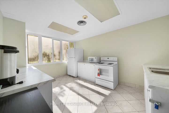 Photo 32 at 1509 - 1580 Mississauga Vly Boulevard, Mississauga Valleys, Mississauga