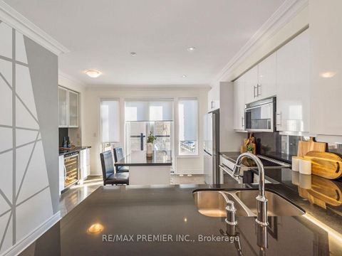 Photo 9 at 1 Powseland Crescent, West Woodbridge, Vaughan