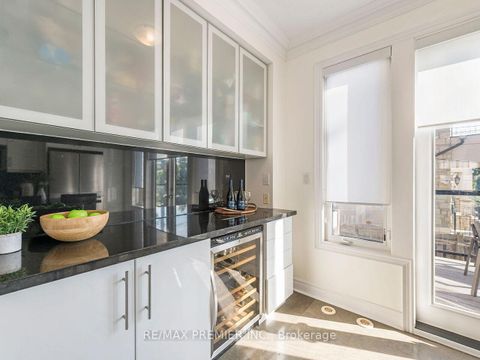Photo 10 at 1 Powseland Crescent, West Woodbridge, Vaughan