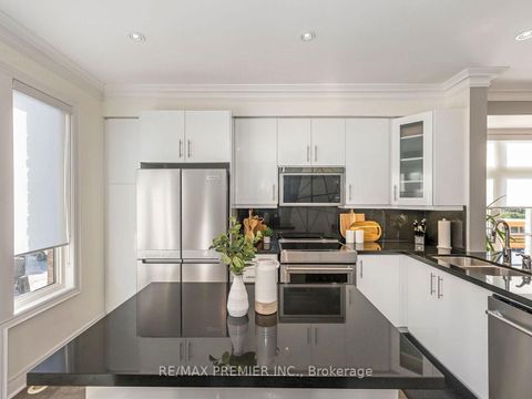 Photo 12 at 1 Powseland Crescent, West Woodbridge, Vaughan