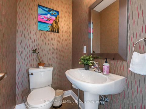 Photo 17 at 1 Powseland Crescent, West Woodbridge, Vaughan
