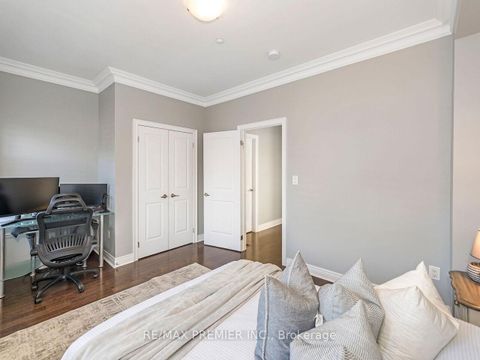 Photo 31 at 1 Powseland Crescent, West Woodbridge, Vaughan