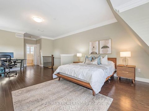 Photo 35 at 1 Powseland Crescent, West Woodbridge, Vaughan
