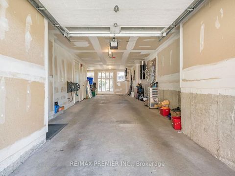 Photo 43 at 1 Powseland Crescent, West Woodbridge, Vaughan