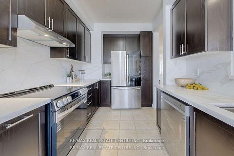 Photo 8 at 84 Betony Drive, Oak Ridges, Richmond Hill