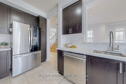 Photo 12 at 84 Betony Drive, Oak Ridges, Richmond Hill