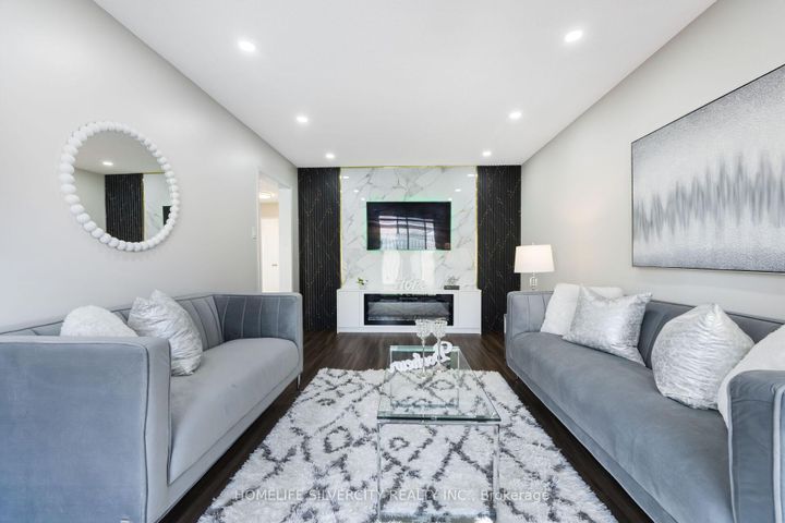 Photo 9 at 64 Clydesdale Circle, Fletcher's Creek South, Brampton
