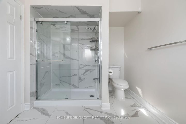 Photo 24 at 64 Clydesdale Circle, Fletcher's Creek South, Brampton