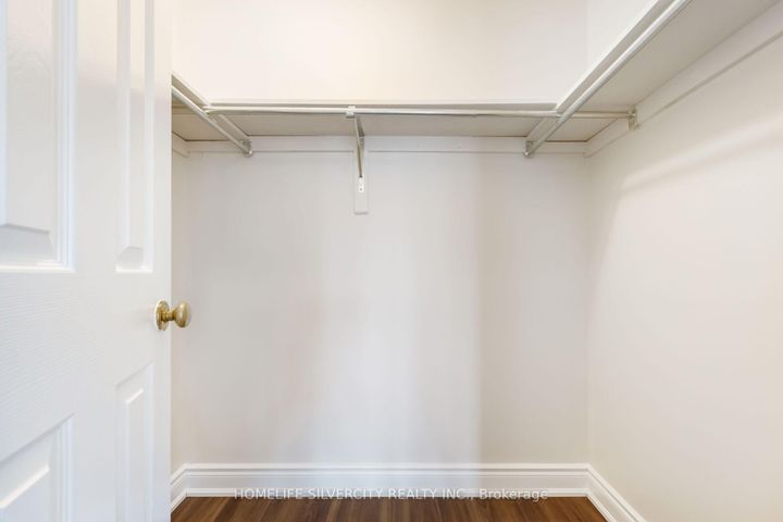Photo 25 at 64 Clydesdale Circle, Fletcher's Creek South, Brampton