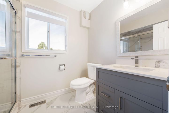 Photo 33 at 64 Clydesdale Circle, Fletcher's Creek South, Brampton
