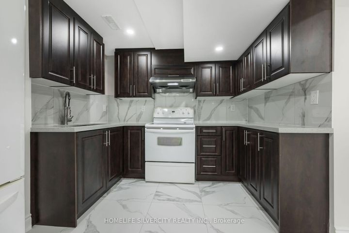 Photo 38 at 64 Clydesdale Circle, Fletcher's Creek South, Brampton