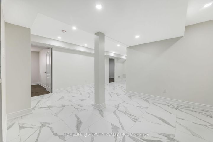 Photo 39 at 64 Clydesdale Circle, Fletcher's Creek South, Brampton