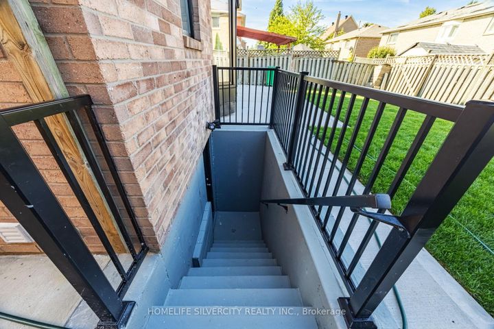 Photo 47 at 64 Clydesdale Circle, Fletcher's Creek South, Brampton