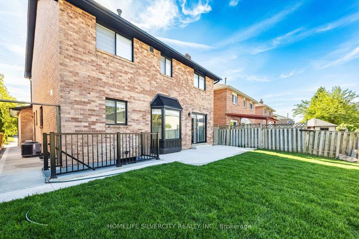 Photo 48 at 64 Clydesdale Circle, Fletcher's Creek South, Brampton