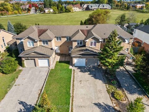 Photo 4 at 37 Mainprize Crescent, Mt Albert, East Gwillimbury