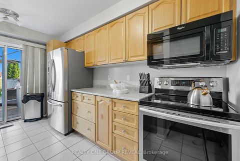 Photo 16 at 37 Mainprize Crescent, Mt Albert, East Gwillimbury