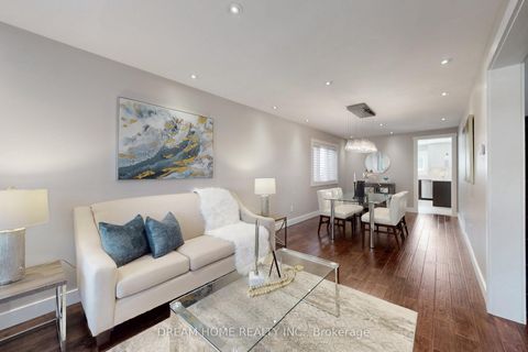 Photo 4 at 47 Venetian Crescent, East Woodbridge, Vaughan
