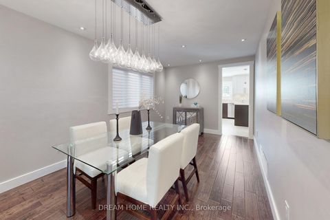 Photo 5 at 47 Venetian Crescent, East Woodbridge, Vaughan