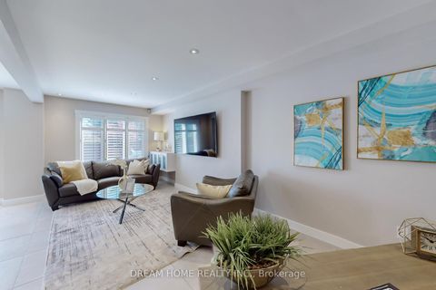 Photo 13 at 47 Venetian Crescent, East Woodbridge, Vaughan