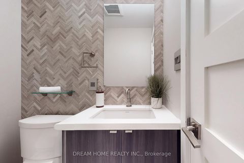 Photo 14 at 47 Venetian Crescent, East Woodbridge, Vaughan